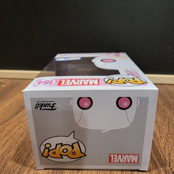 Marvel Gwenpool (Phone) Toys R Us Exclusive Funko Pop - Picture 5 of 8